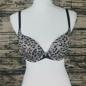 Victoria's Secret 32DD bra. Leapord.